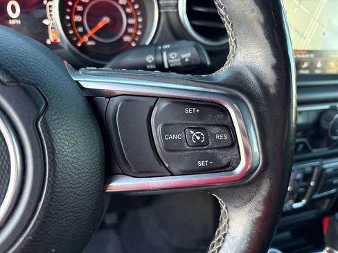 Used 2018 Jeep Wrangler Unlimited Sahara image 22