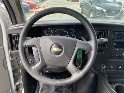 Used 2017 Chevrolet Express 2500 RWD image 13