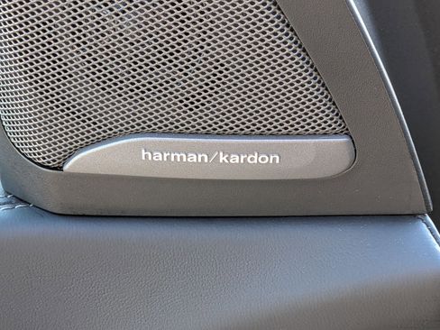 Used 2023 BMW X7 xDrive40i w/ Executive Package image 15