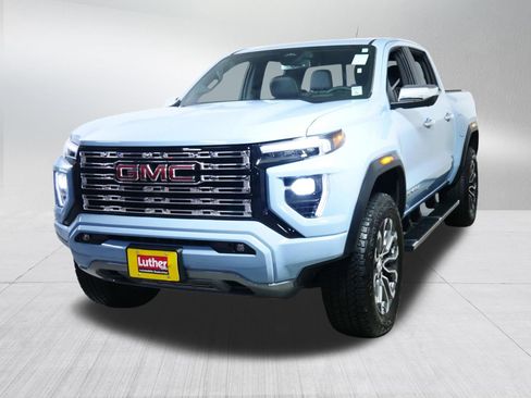 Used 2025 GMC Canyon Denali AWD/4WD image 3