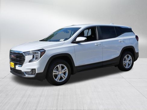 Used 2024 GMC Terrain SLE AWD/4WD image 3