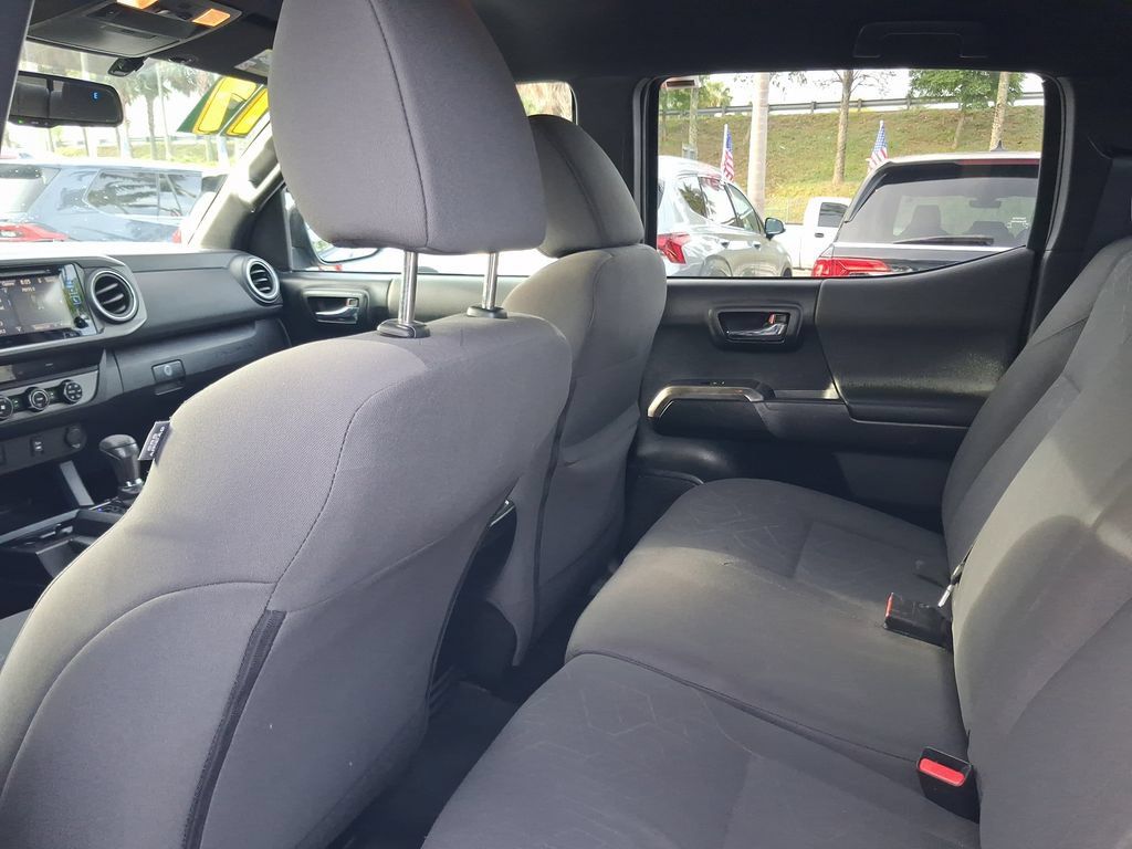 Used 2017 Toyota Tacoma TRD Sport w/ Tow Package RWD image 9
