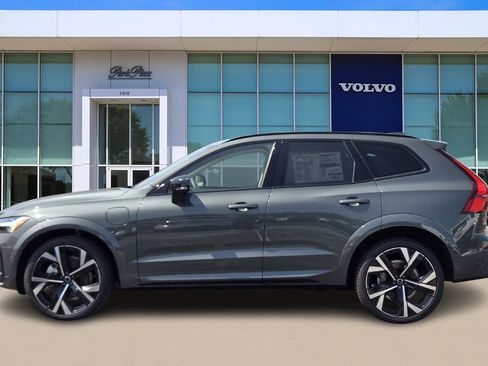 New 2026 Volvo XC60 T8 Ultra image 3