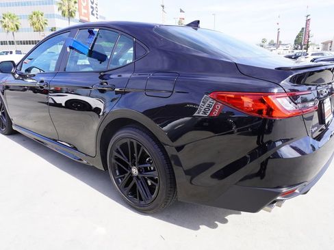 Certified 2025 Toyota Camry SE image 5