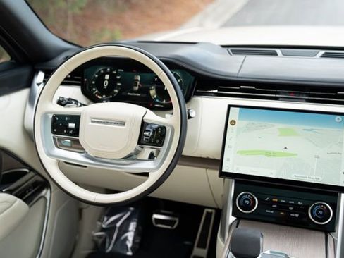 Used 2023 Land Rover Range Rover Long Wheelbase First Edition image 28