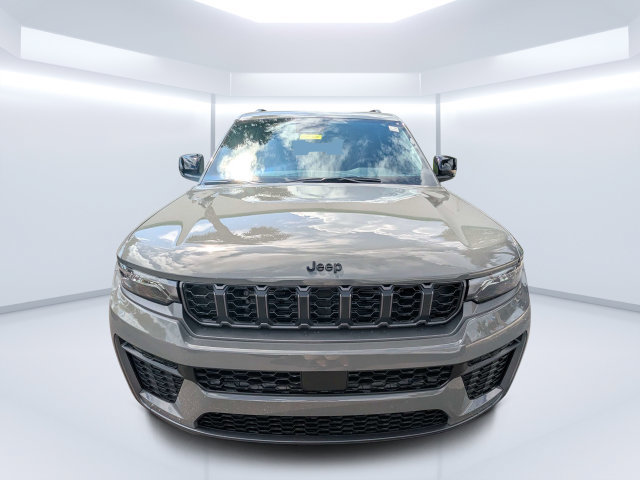 New 2027 Jeep Grand Cherokee Altitude AWD/4WD image 8