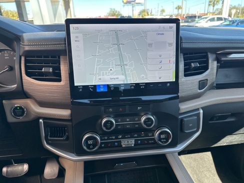 Certified 2024 Ford Expedition Limited image 18