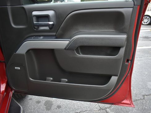 Used 2018 Chevrolet Silverado 1500 LT w/ All Star Edition image 38