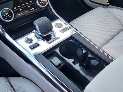 Used 2024 Jaguar XF R-Dynamic SE image 16