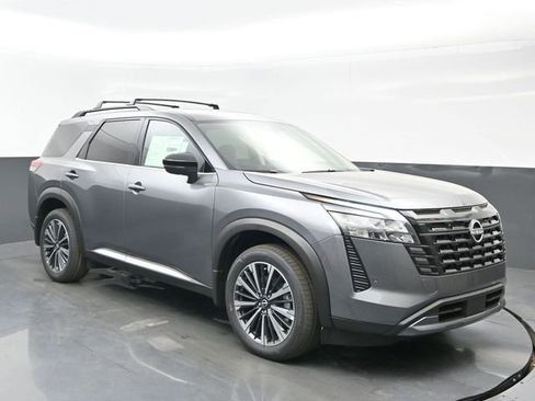 New 2026 Nissan Pathfinder Platinum FWD image 8