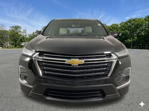 Used 2022 Chevrolet Traverse LT FWD image 3