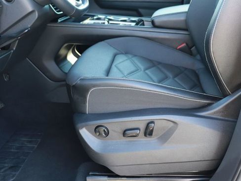 Used 2024 Volkswagen Atlas SE image 10