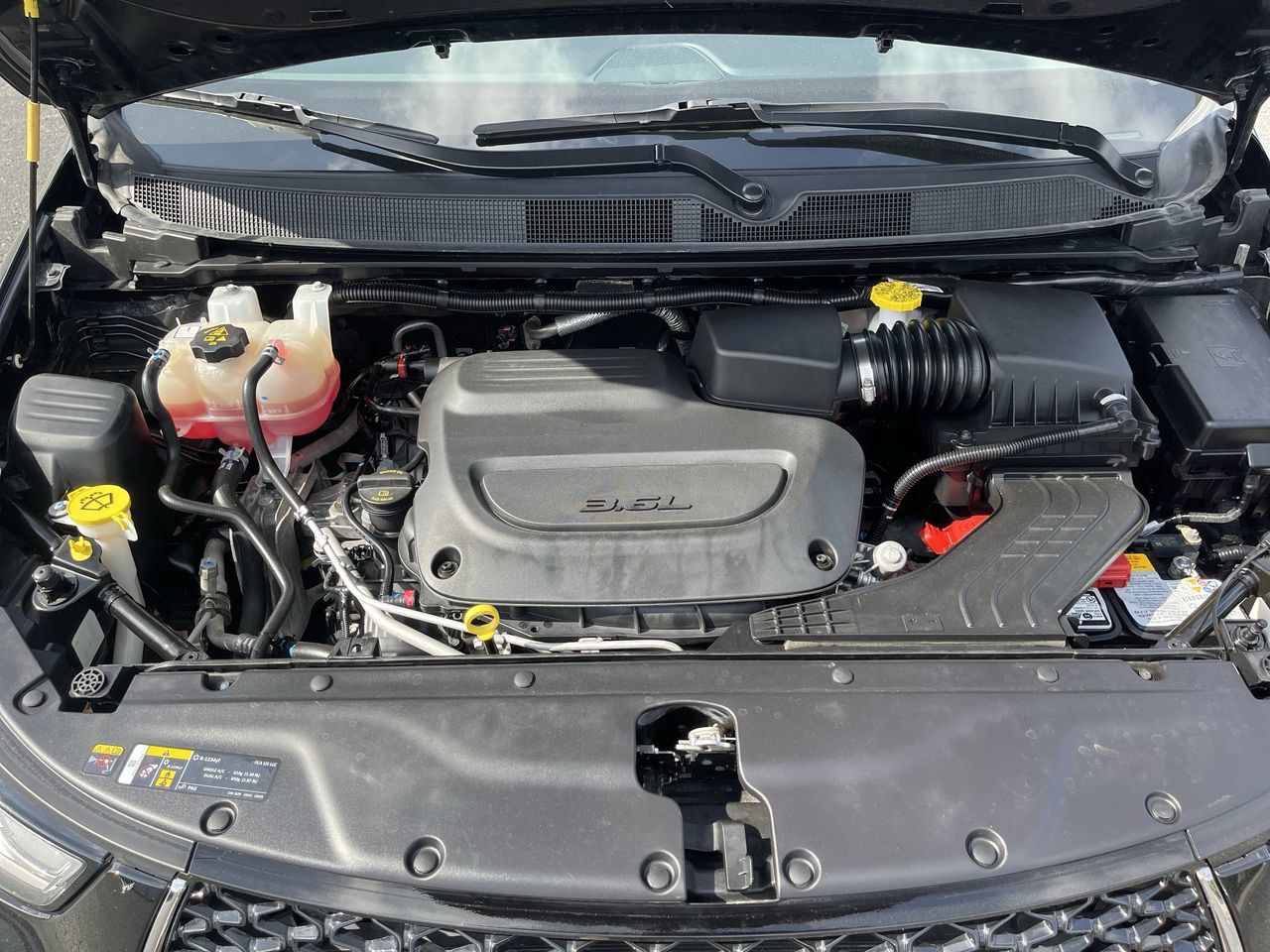 Used 2024 Chrysler Pacifica Touring-L FWD image 28