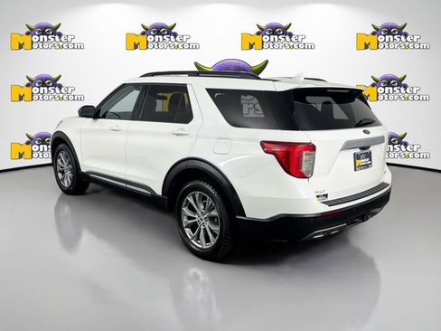 Used 2023 Ford Explorer XLT AWD/4WD image 7