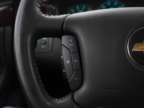 Used 2012 Chevrolet Impala LTZ FWD image 22