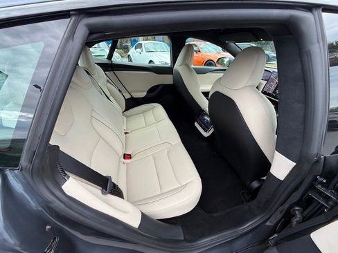 Used 2023 Tesla Model S Plaid image 30