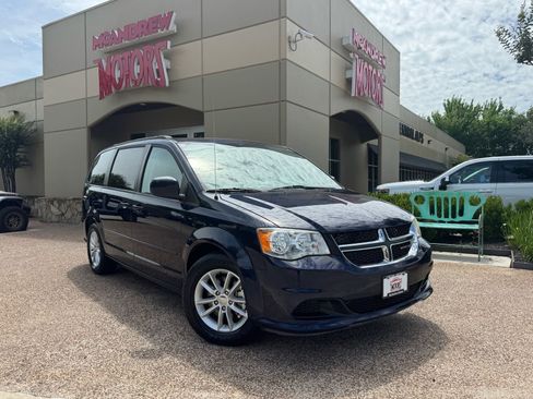 Used 2016 Dodge Grand Caravan SXT w/ Rear Park Assist Package FWD image 1