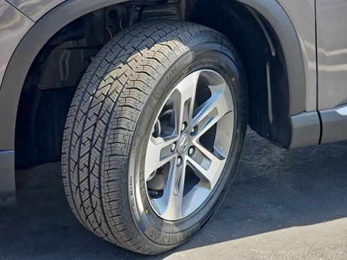 Used 2025 Honda Pilot EX-L image 36