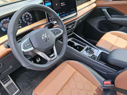 New 2026 Volkswagen Tiguan SEL R-Line AWD/4WD image 14