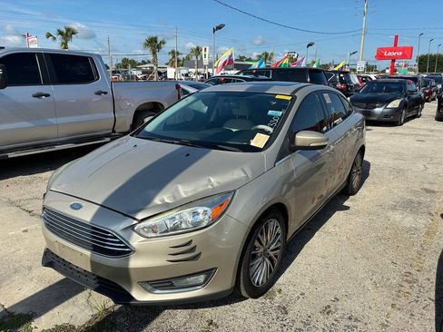 Used 2018 Ford Focus Titanium FWD image 6