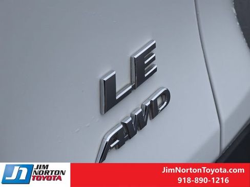 Used 2024 Toyota RAV4 LE AWD/4WD image 12