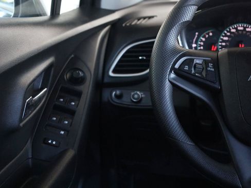 Used 2022 Chevrolet Trax LS w/ Tint and Cruise Package FWD image 30