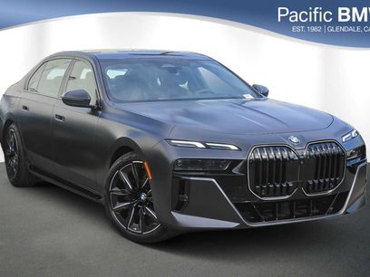 New 2025 BMW 760i xDrive w/ Premium Package