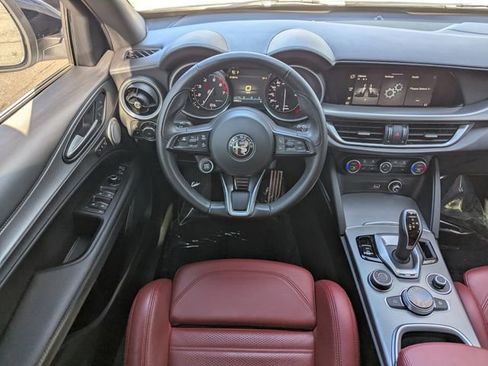Used 2023 Alfa Romeo Stelvio Veloce image 15