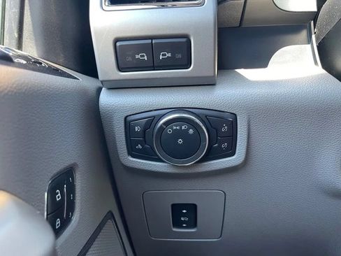 Used 2015 Ford F150 Lariat w/ Equipment Group 502A Luxury AWD/4WD image 36