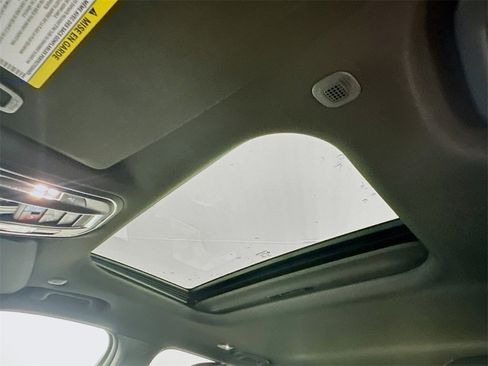 New 2025 Jeep Grand Cherokee Altitude image 14