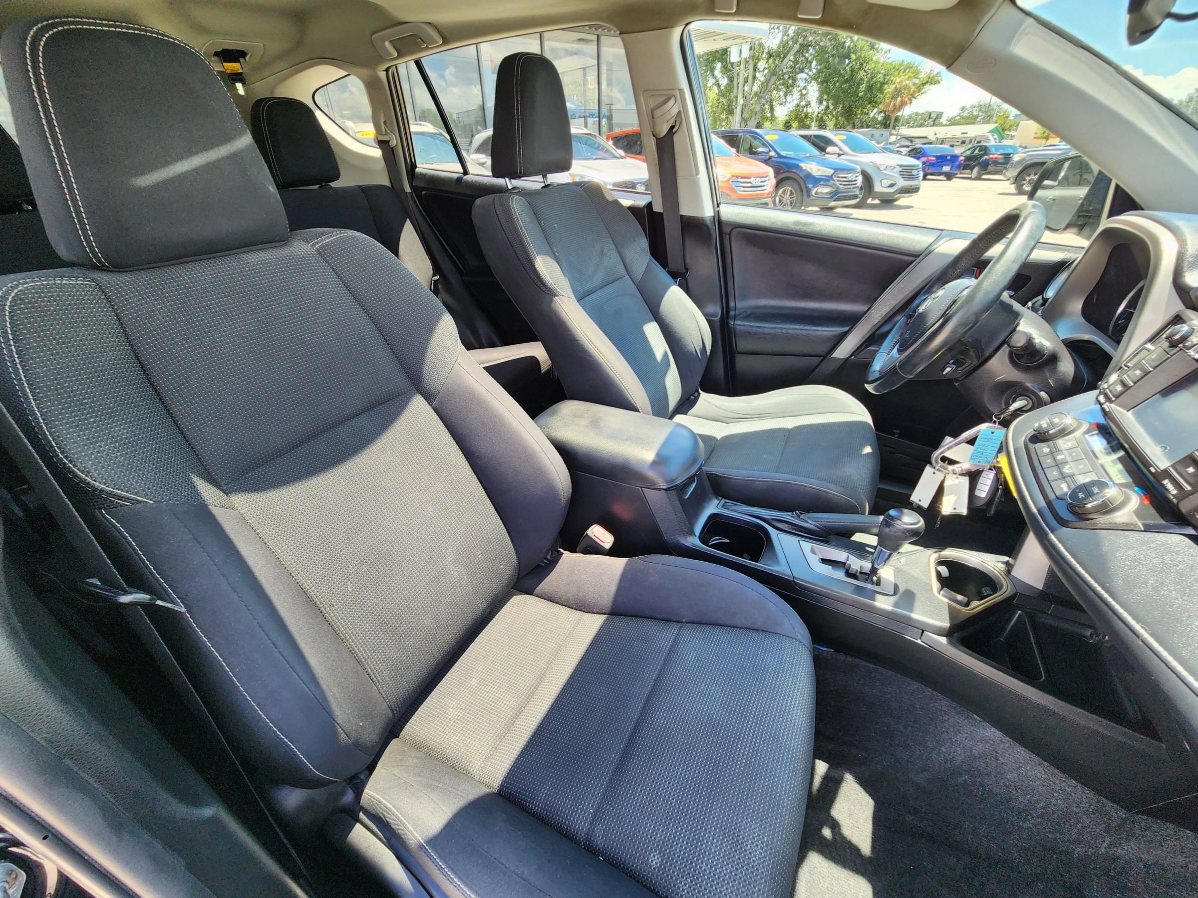 Used 2016 Toyota RAV4 XLE FWD image 10