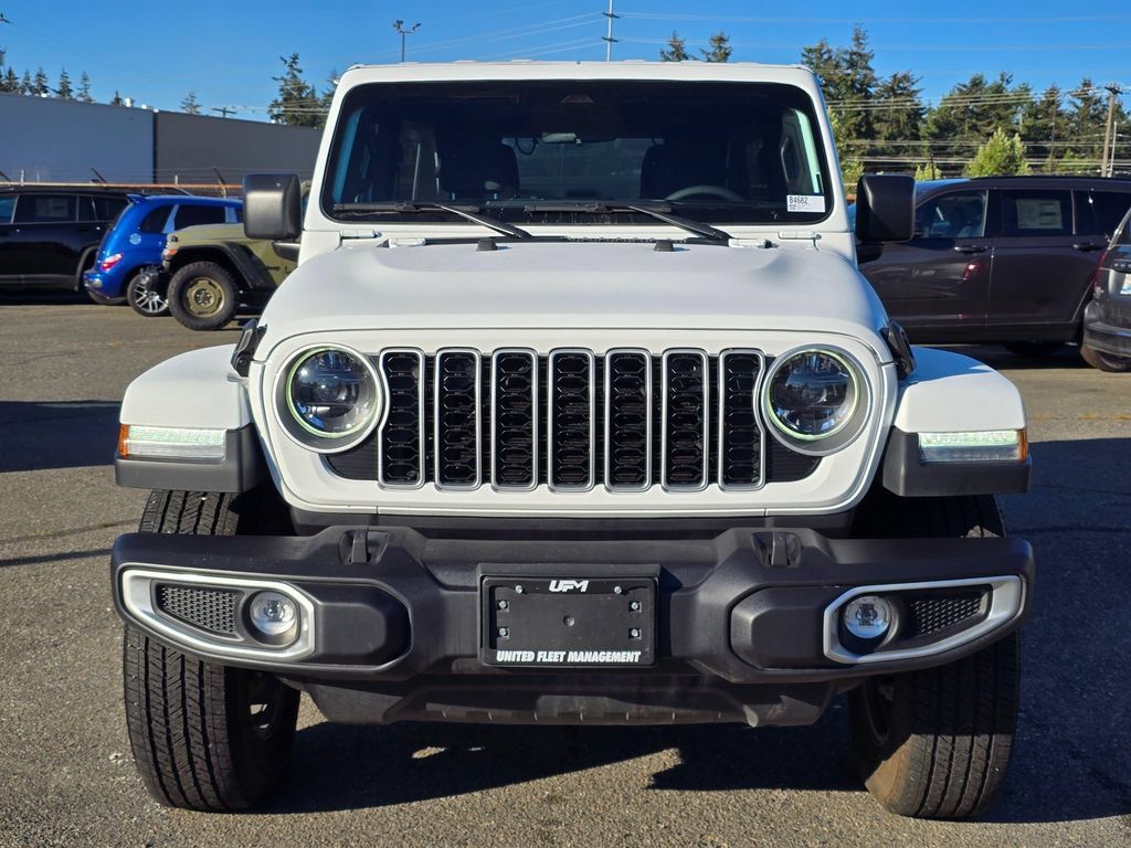 Used 2025 Jeep Wrangler Unlimited Sahara AWD/4WD image 3
