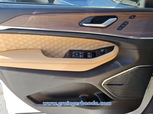 Used 2024 Jeep Grand Cherokee Summit w/ Luxury Tech Group V image 23