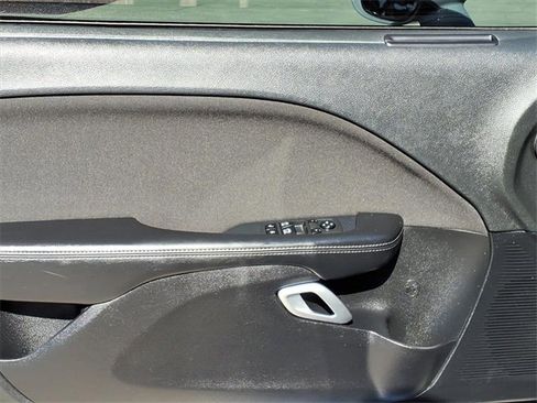 Used 2021 Dodge Challenger SXT image 15