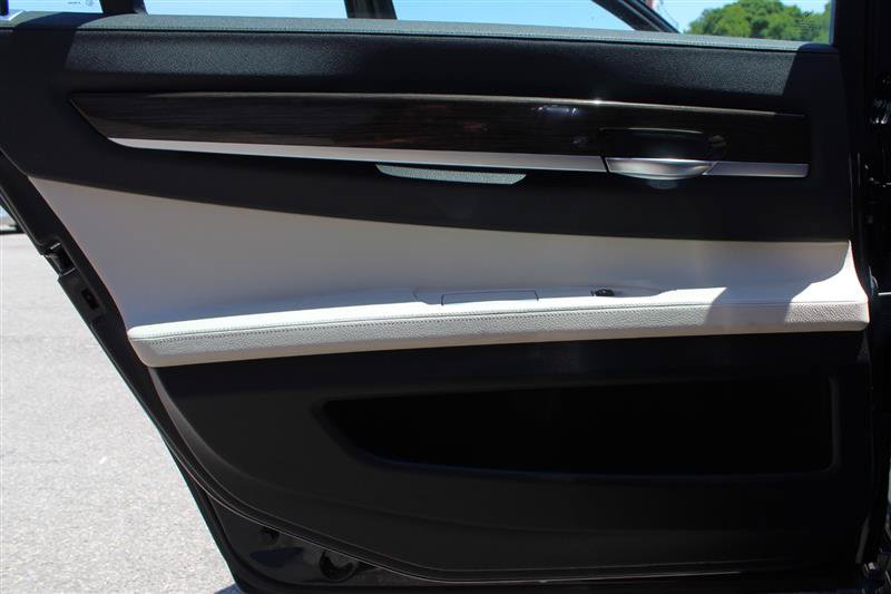 Used 2015 BMW 740Li RWD image 26