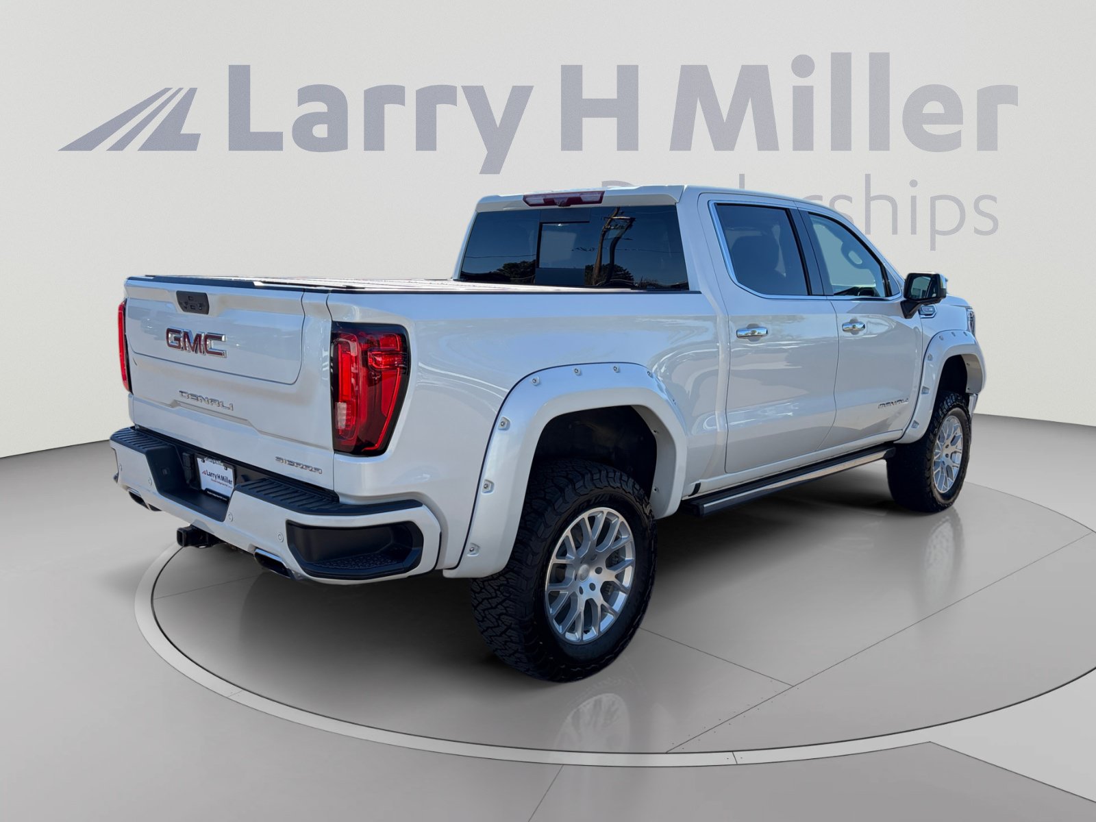 Used 2020 GMC Sierra 1500 Denali w/ Denali Ultimate Package AWD/4WD image 5