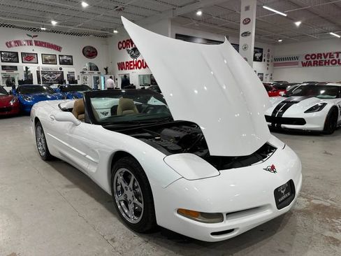 Used 2004 Chevrolet Corvette Convertible w/ Preferred Equipment Group RWD image 30