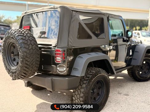 Used 2016 Jeep Wrangler Rubicon w/ Power Convenience Group image 7