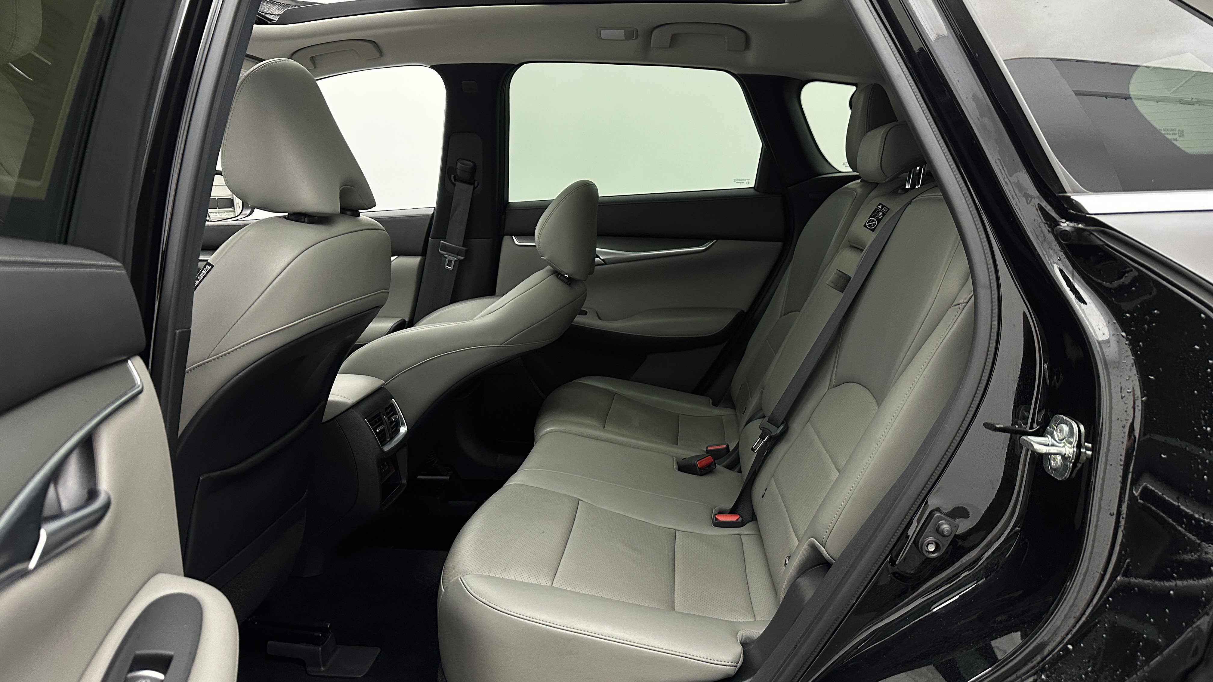 Used 2023 INFINITI QX50 Luxe FWD image 28