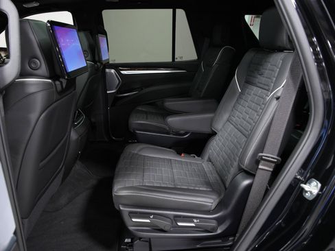 Used 2025 Cadillac Escalade Sport Platinum AWD/4WD image 31