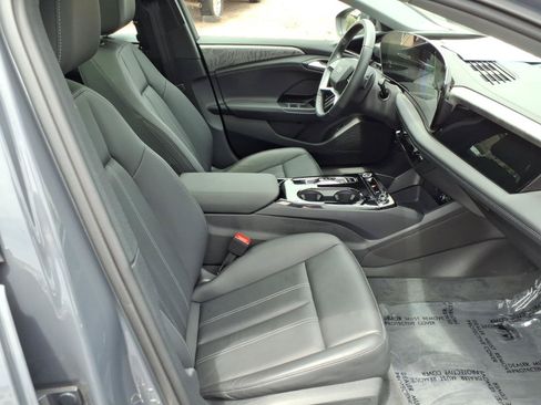 Used 2025 Audi A6 e-tron Premium w/ Ultra Package RWD image 11