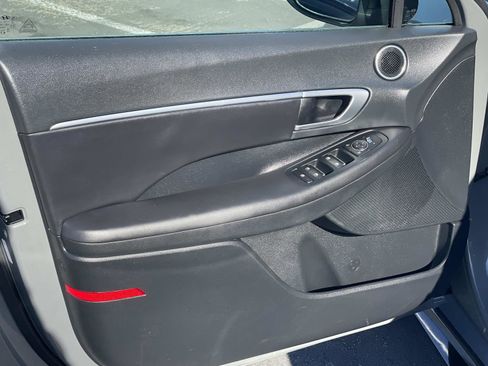 Certified 2022 Hyundai Sonata SEL w/ Convenience Package image 18