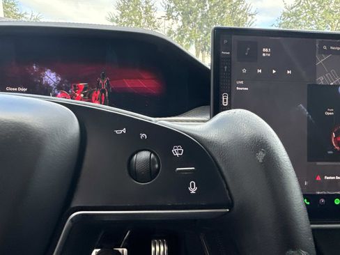 Used 2021 Tesla Model S Plaid image 24