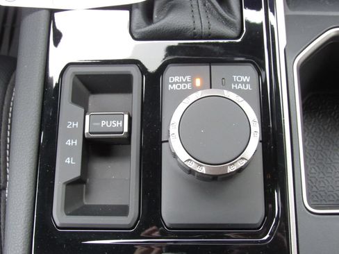 Certified 2026 Toyota Tundra Limited AWD/4WD image 33