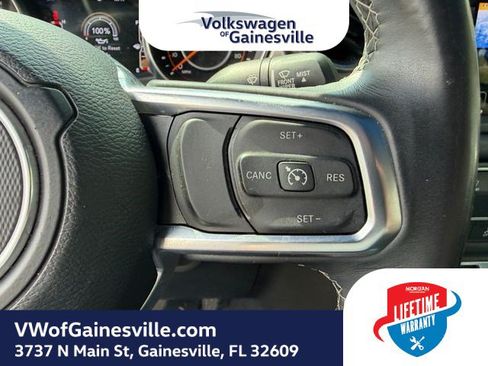 Used 2018 Jeep Wrangler Unlimited Sahara AWD/4WD image 23