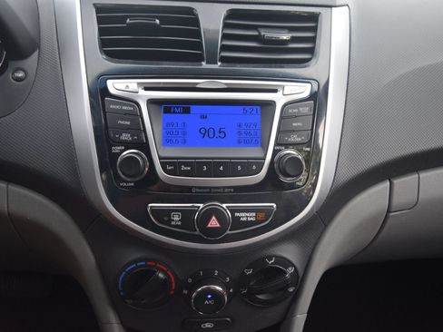 Used 2014 Hyundai Accent GLS w/ Option Group 2 FWD image 11