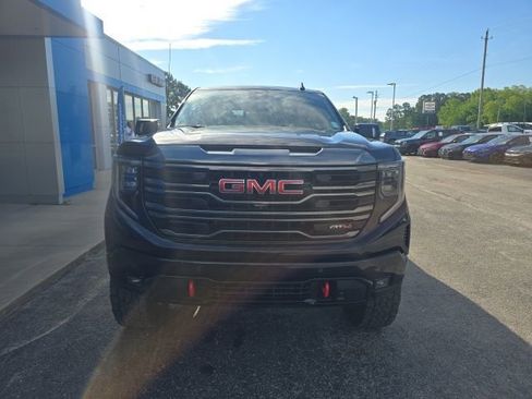 Used 2024 GMC Sierra 1500 AT4 w/ Technology Package AWD/4WD image 8