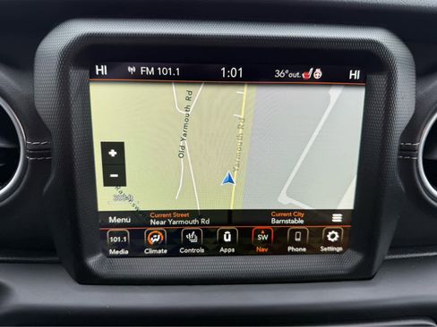 Used 2023 Jeep Wrangler Sahara w/ Cold Weather Group image 20