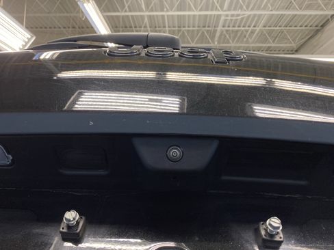 Used 2023 Jeep Grand Cherokee L Laredo image 30