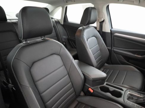 Used 2024 Volkswagen Jetta SE image 24